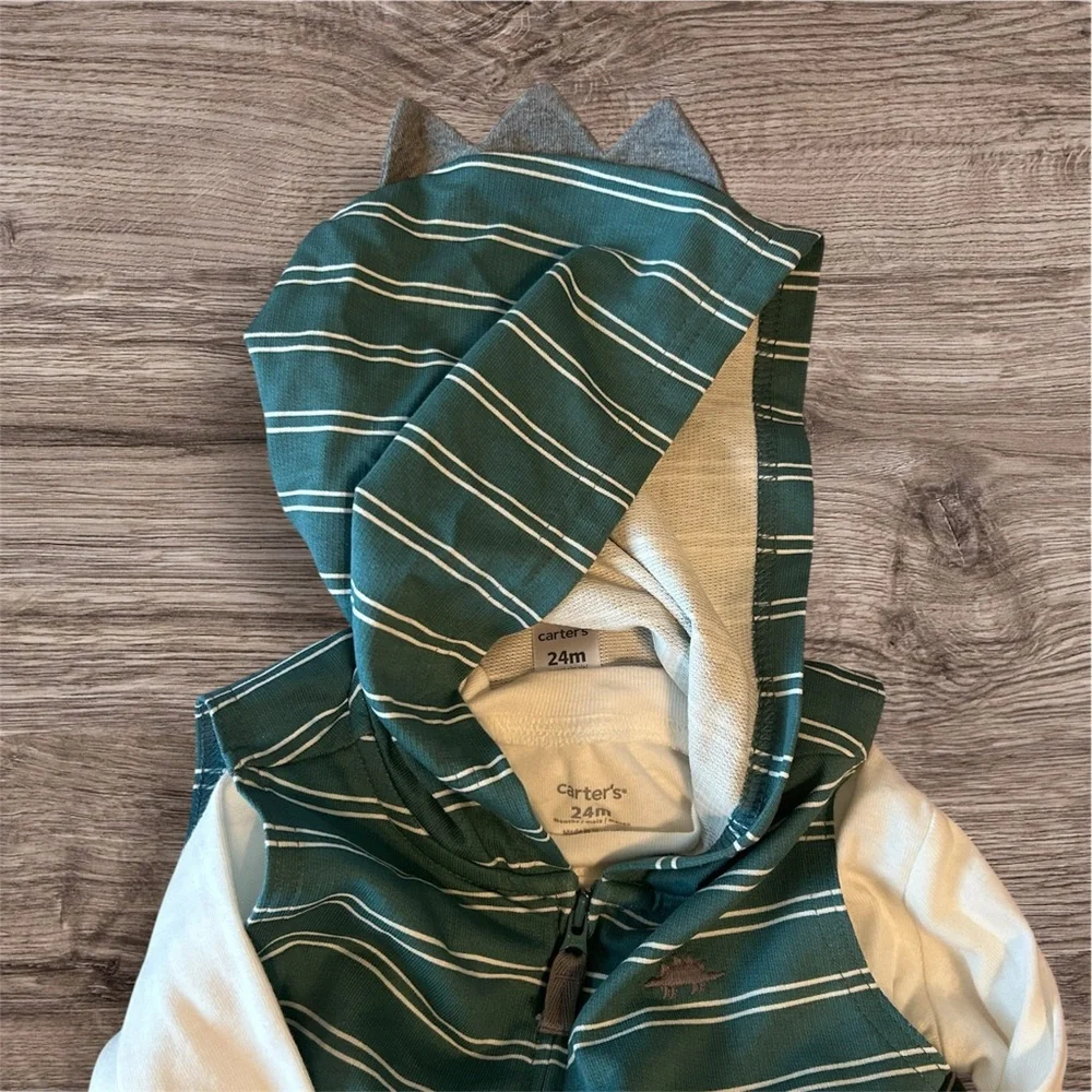 Carter's Gray Baby Outfit - Picture 4 of 5